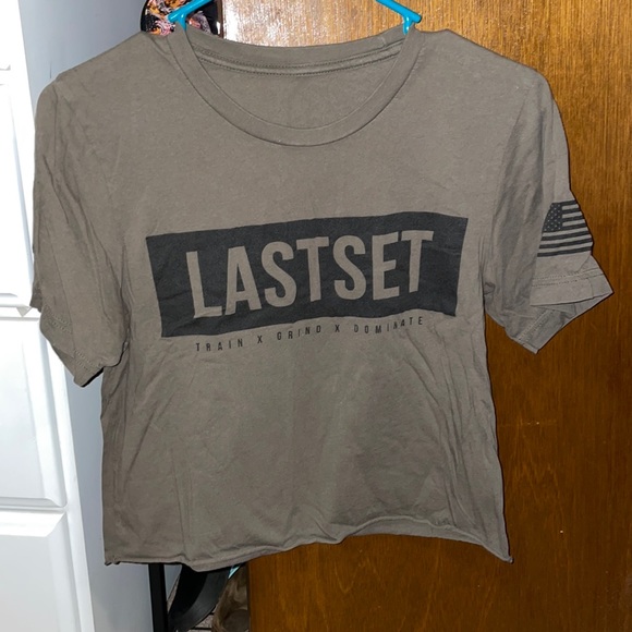 Army Green Cropped Gym Shirt - Picture 1 of 2